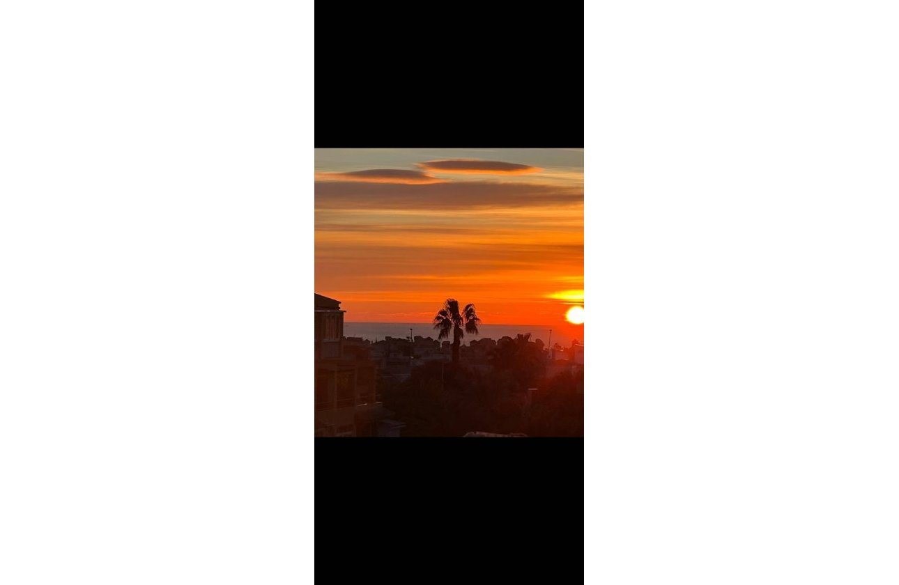 Revente - Appartement -
Torrevieja - Aguas Nuevas