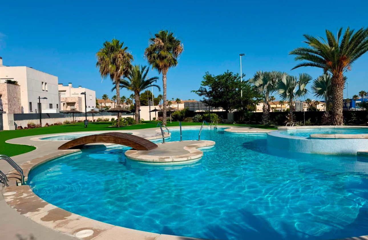 Revente - Appartement -
Torrevieja - Aguas Nuevas