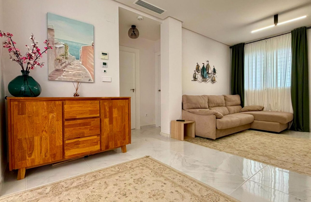 Revente - Appartement -
Torrevieja - Aguas Nuevas