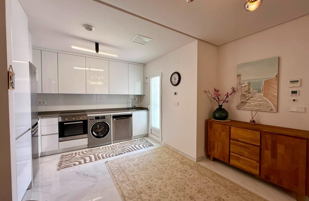 Revente - Appartement -
Torrevieja - Aguas Nuevas