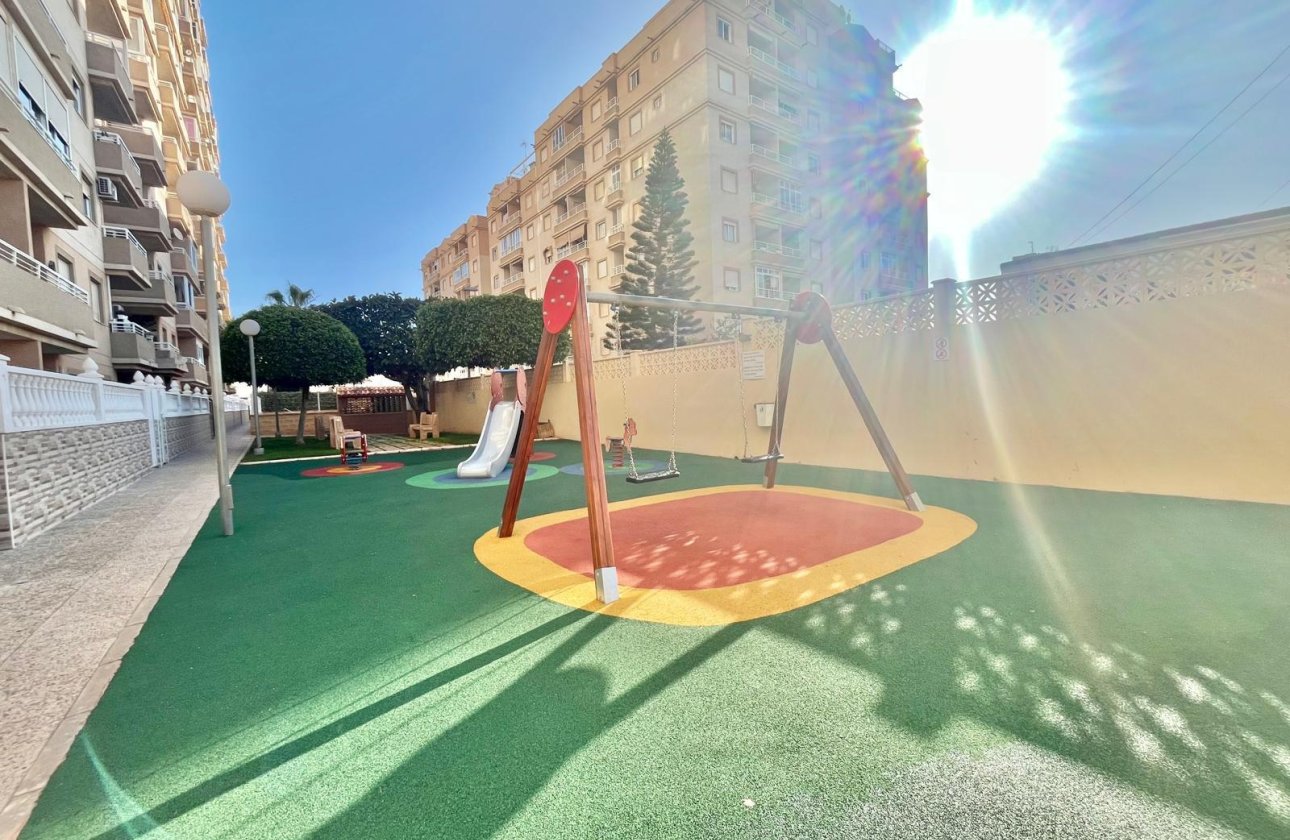 Revente - Appartement -
Torrevieja - Calas Blanca