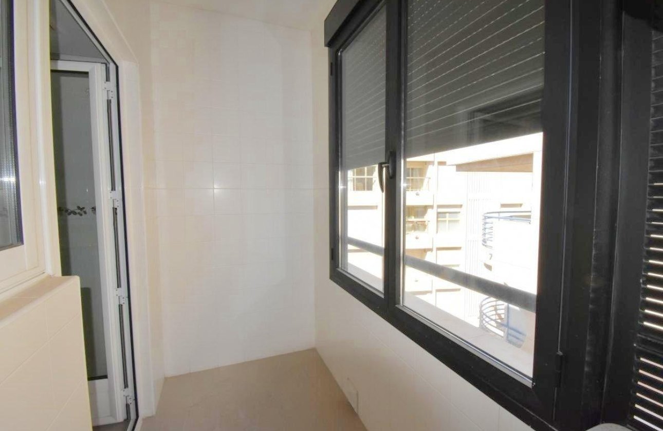 Revente - Appartement -
Torrevieja - Centro - Muelle Pesquero