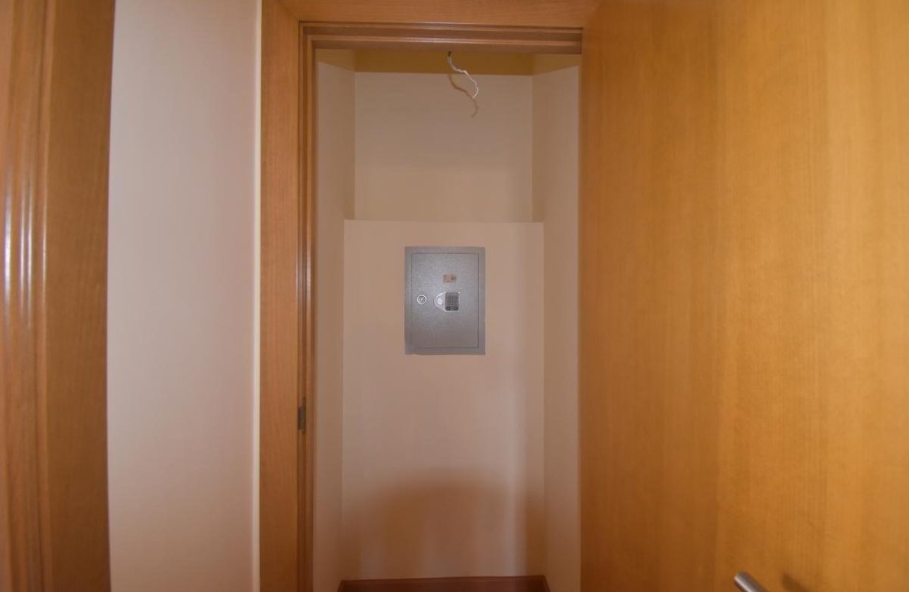 Revente - Appartement -
Torrevieja - Centro - Muelle Pesquero