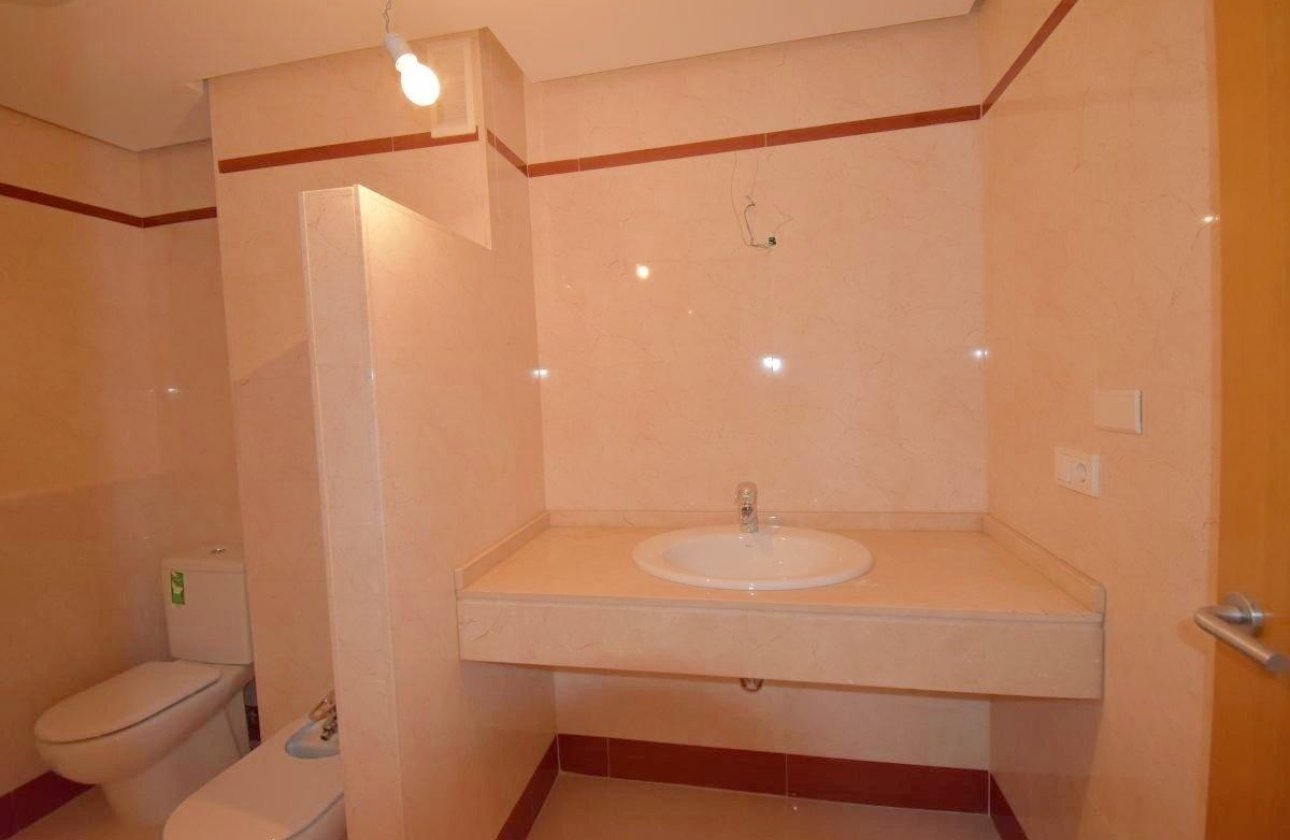 Revente - Appartement -
Torrevieja - Centro - Muelle Pesquero