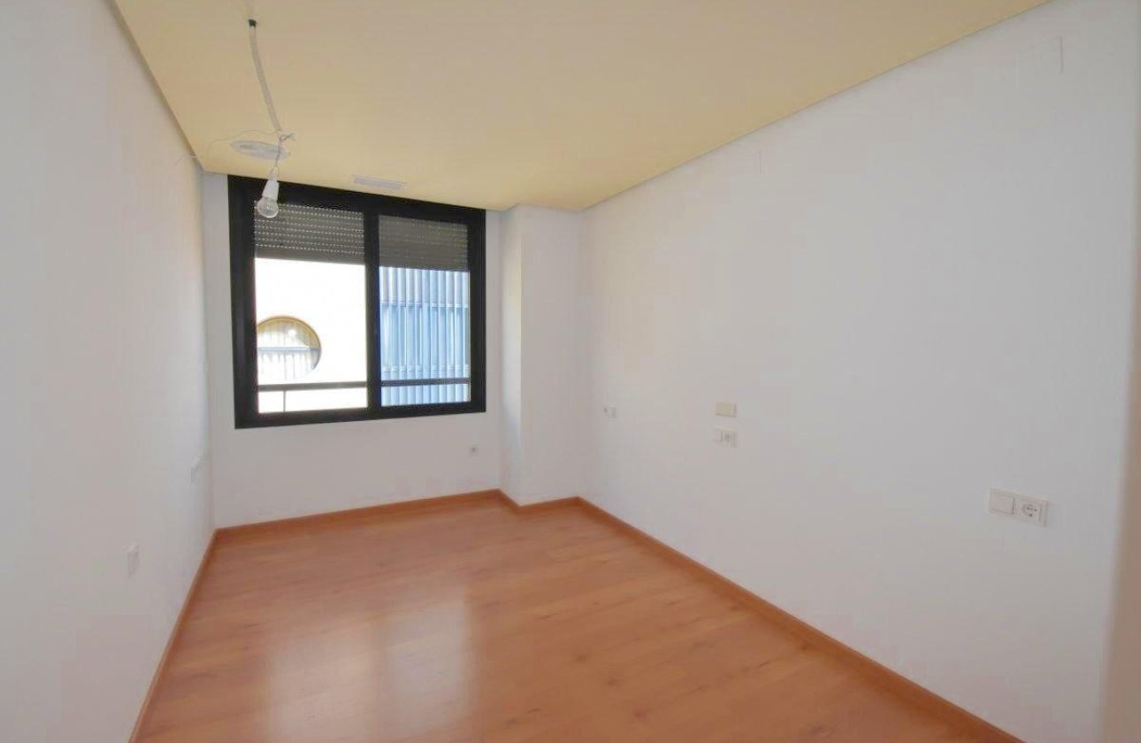 Revente - Appartement -
Torrevieja - Centro - Muelle Pesquero