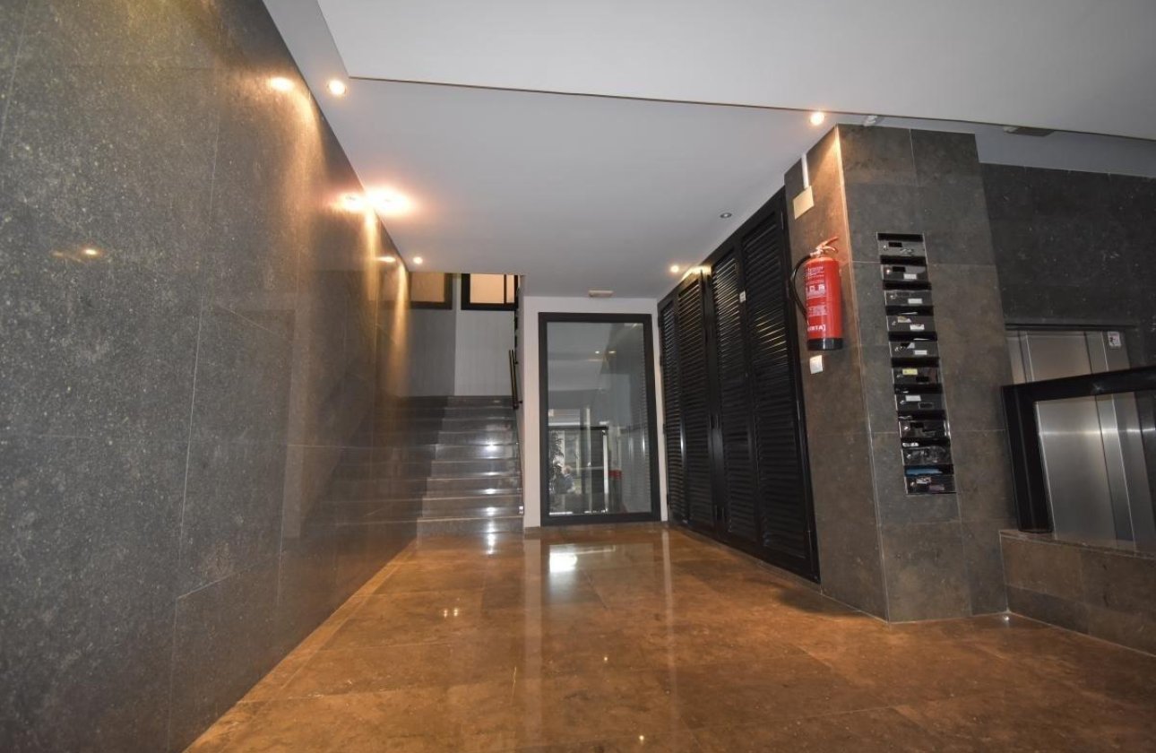 Revente - Appartement -
Torrevieja - Centro - Muelle Pesquero