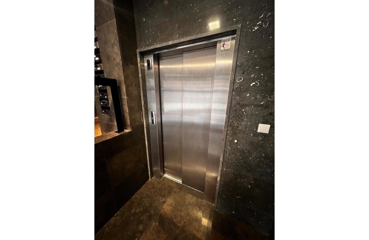 Revente - Appartement -
Torrevieja - Centro - Muelle Pesquero