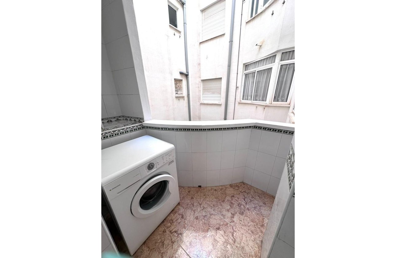 Revente - Appartement -
Torrevieja - Centro - Muelle Pesquero