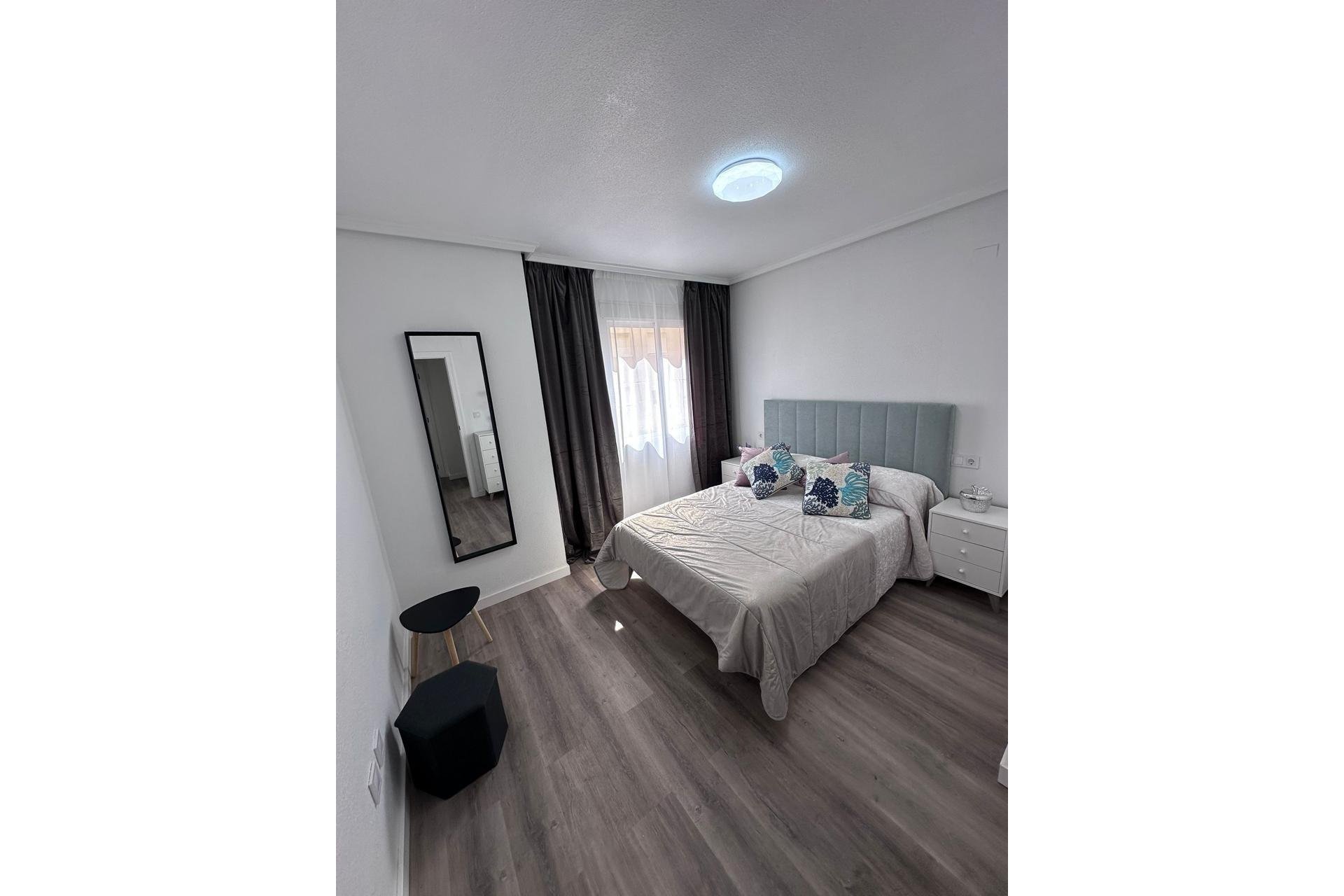 Revente - Appartement -
Torrevieja - Centro - Muelle Pesquero