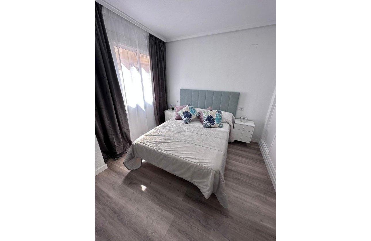 Revente - Appartement -
Torrevieja - Centro - Muelle Pesquero