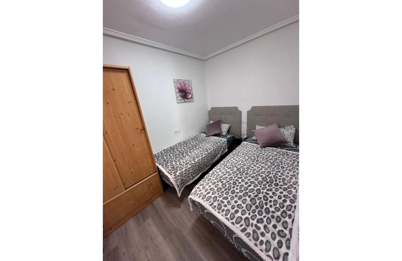 Revente - Appartement -
Torrevieja - Centro - Muelle Pesquero