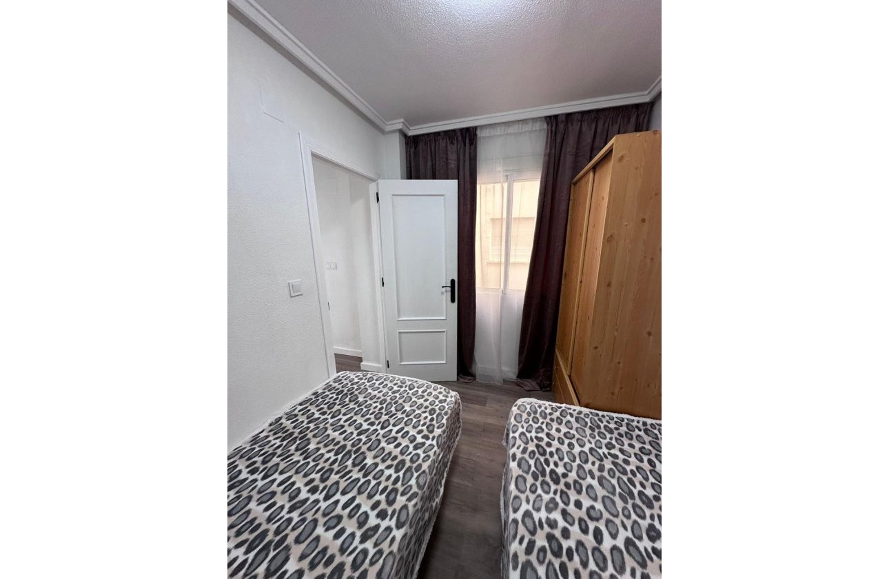 Revente - Appartement -
Torrevieja - Centro - Muelle Pesquero