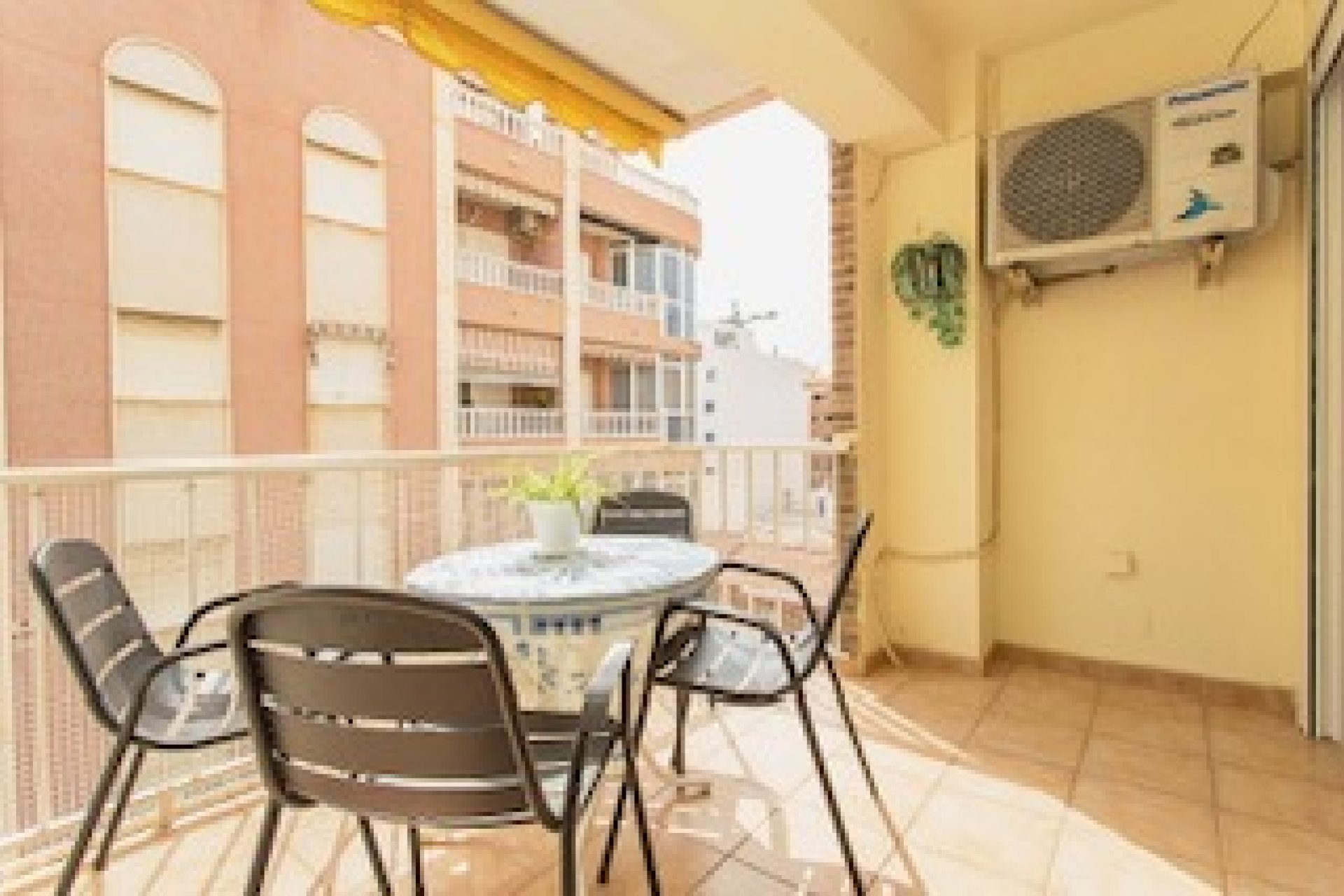 Revente - Appartement -
Torrevieja - Centro-Muelle Pesquero