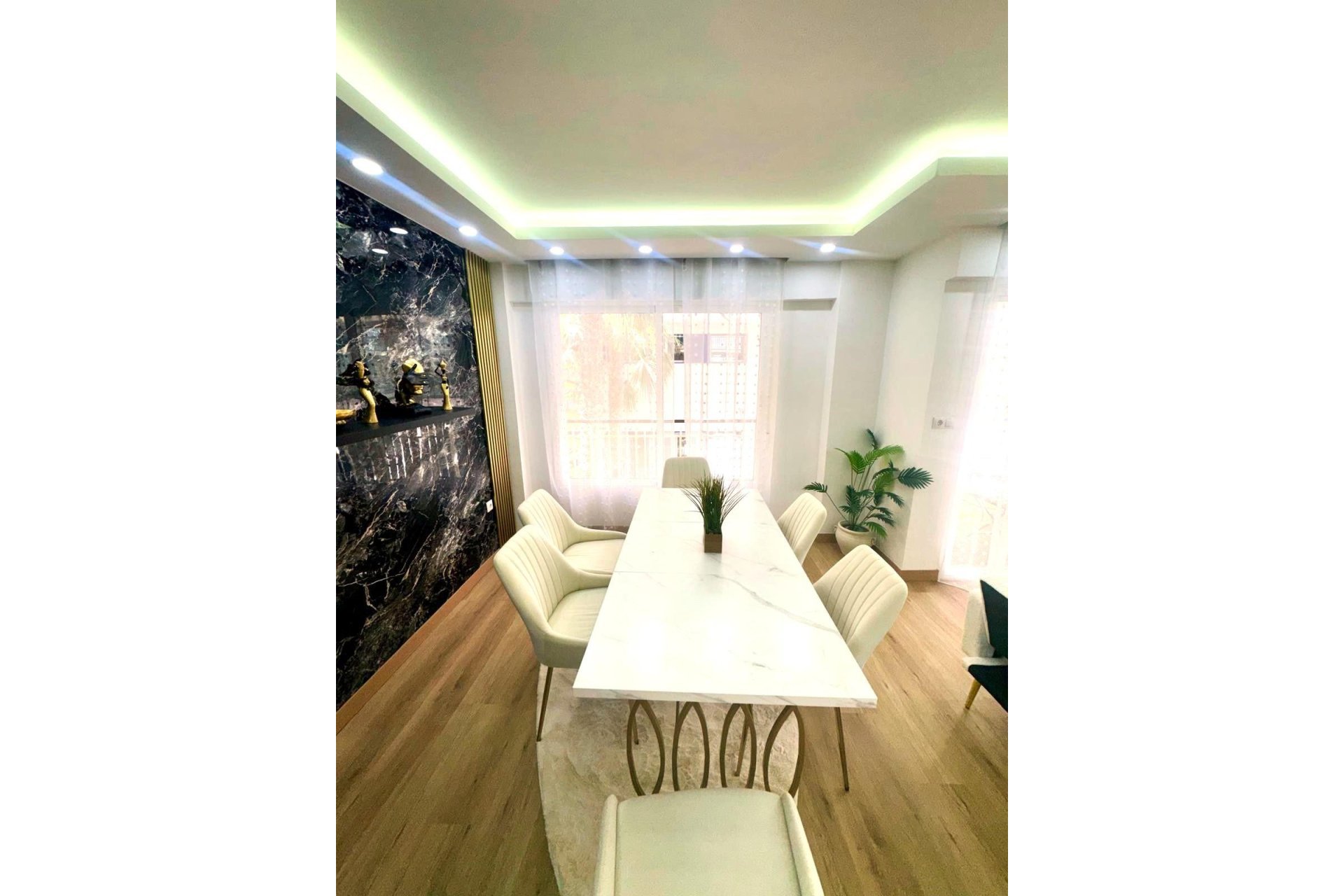 Revente - Appartement -
Torrevieja - Centro - Muelle Pesquero