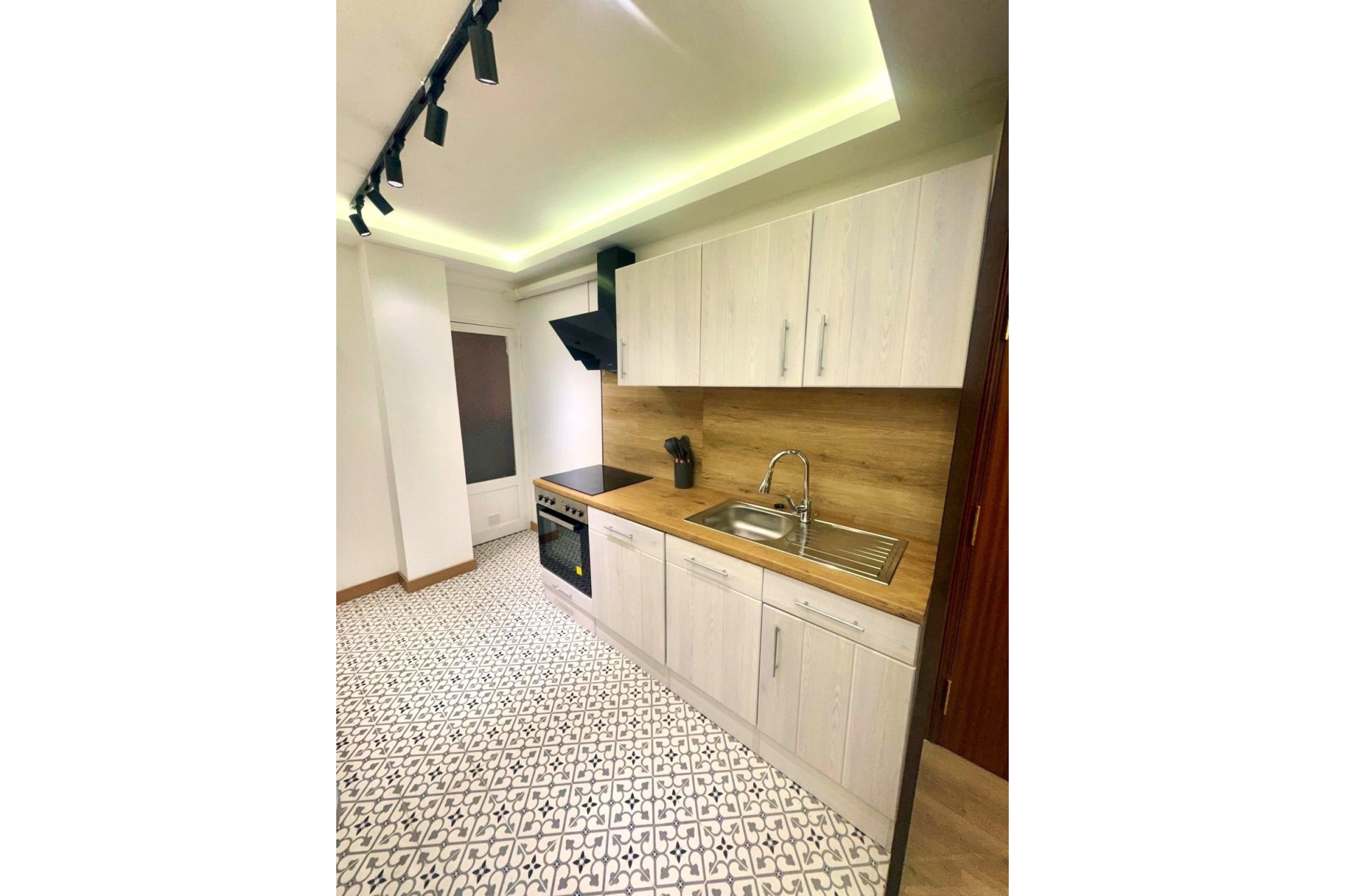 Revente - Appartement -
Torrevieja - Centro - Muelle Pesquero