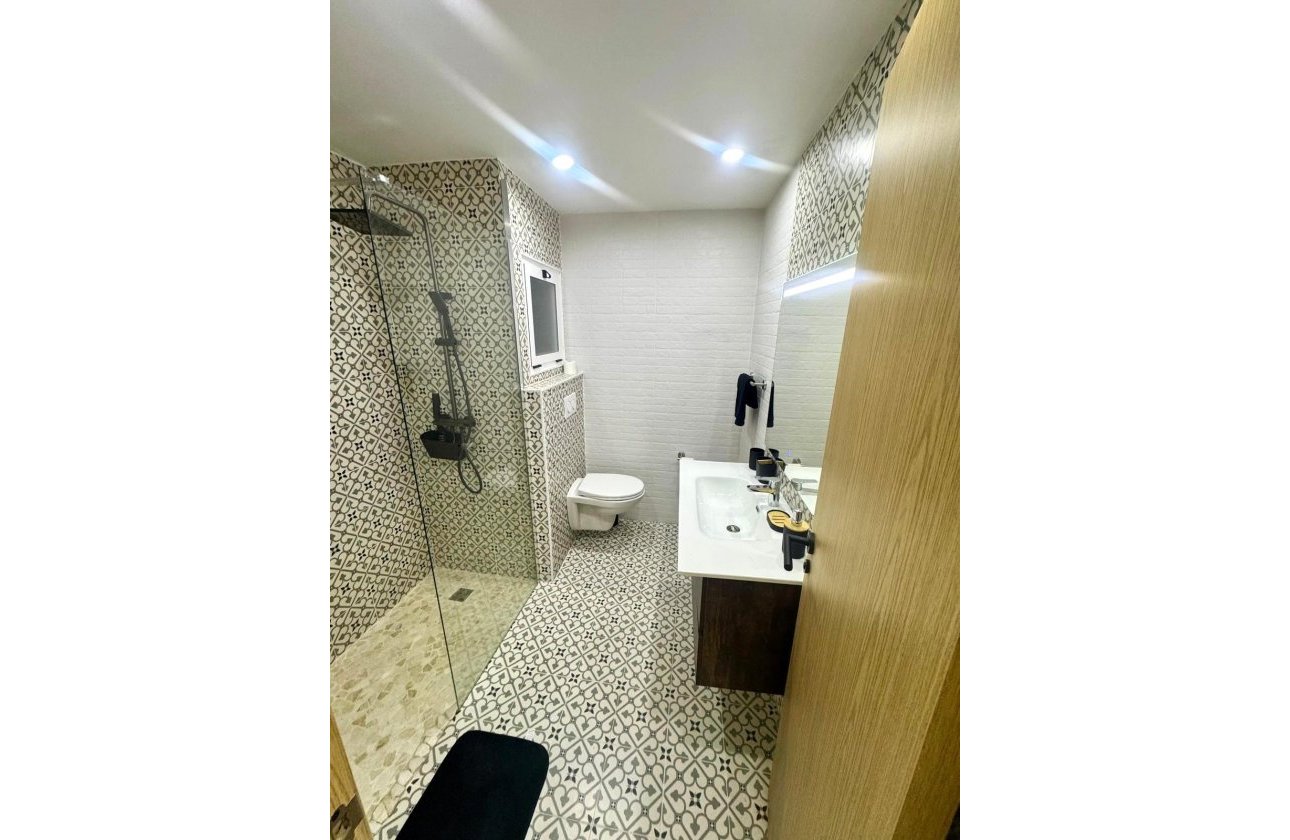 Revente - Appartement -
Torrevieja - Centro - Muelle Pesquero