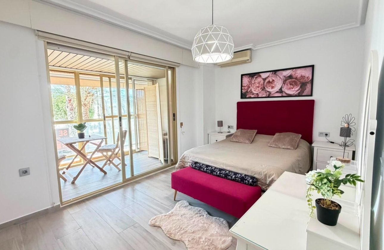 Revente - Appartement -
Torrevieja - Centro - Muelle Pesquero