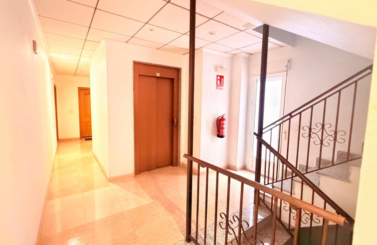 Revente - Appartement -
Torrevieja - Centro - Muelle Pesquero