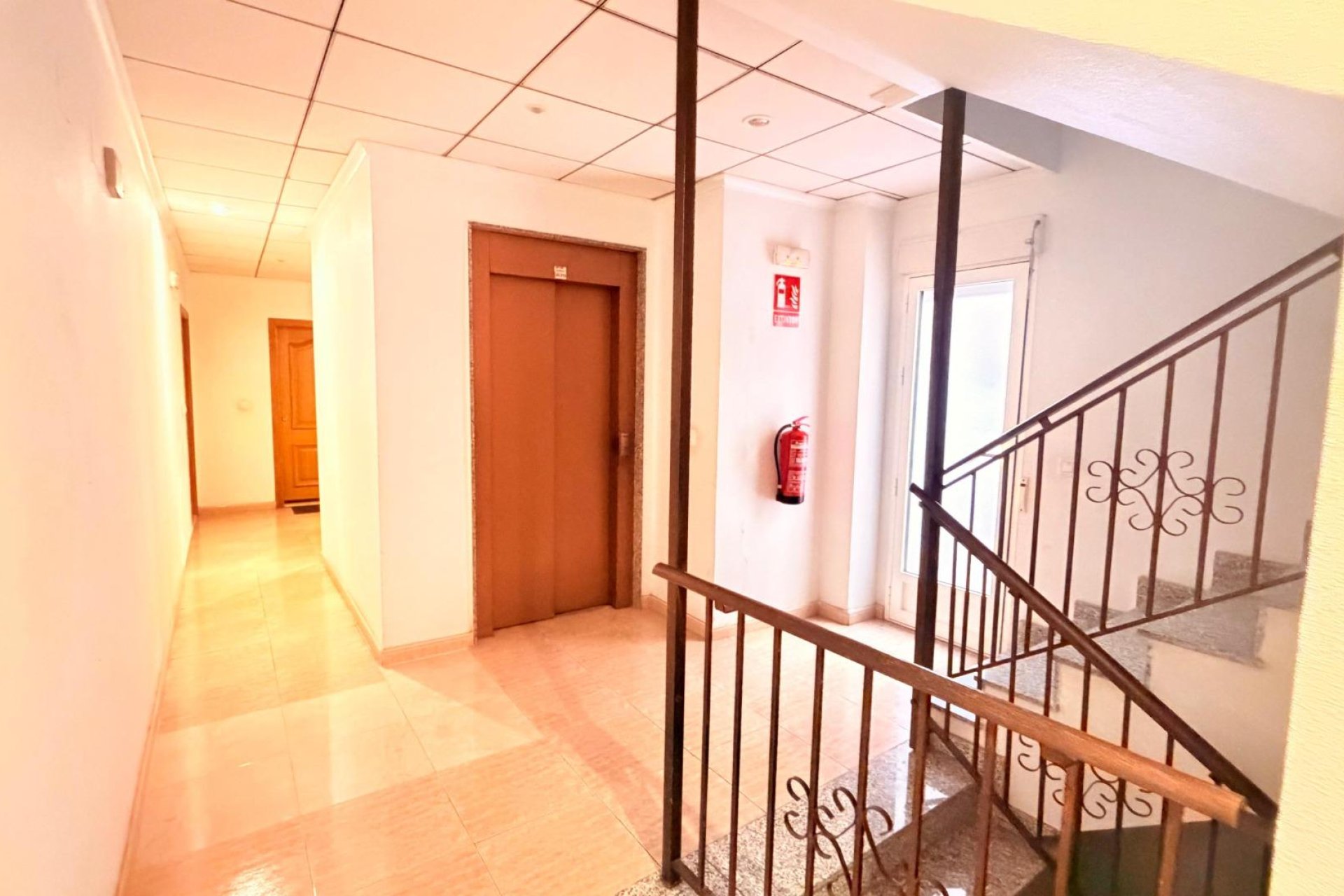 Revente - Appartement -
Torrevieja - Centro - Muelle Pesquero