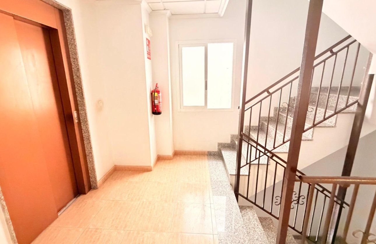 Revente - Appartement -
Torrevieja - Centro - Muelle Pesquero