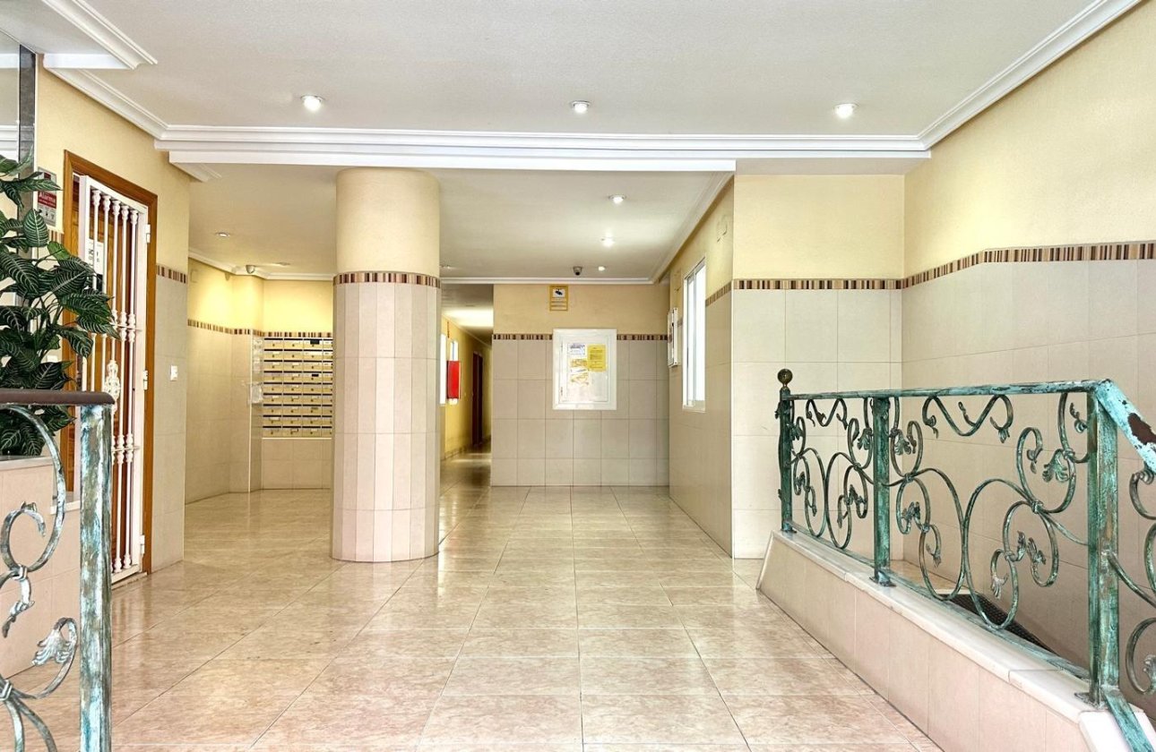 Revente - Appartement -
Torrevieja - Centro