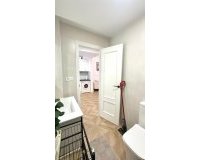 Revente - Appartement -
Torrevieja - Centro