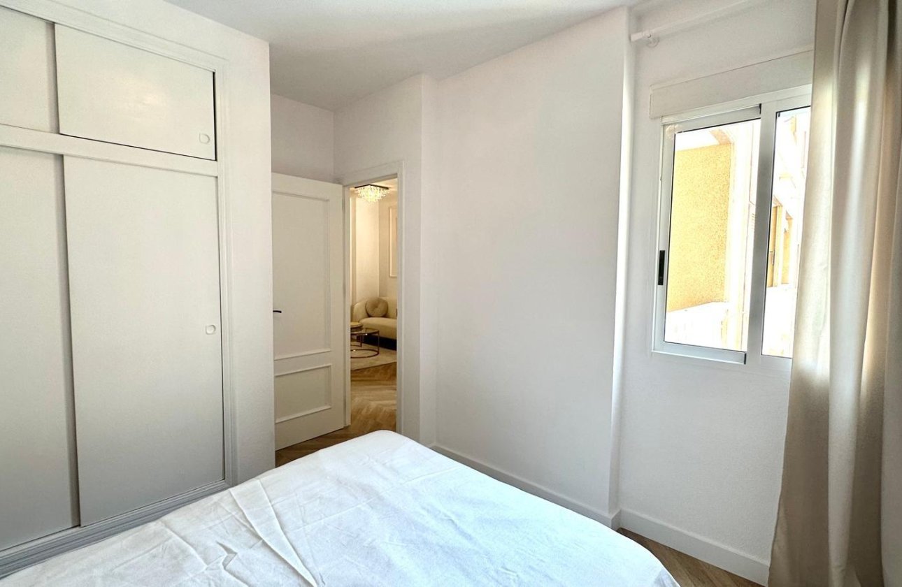 Revente - Appartement -
Torrevieja - Centro