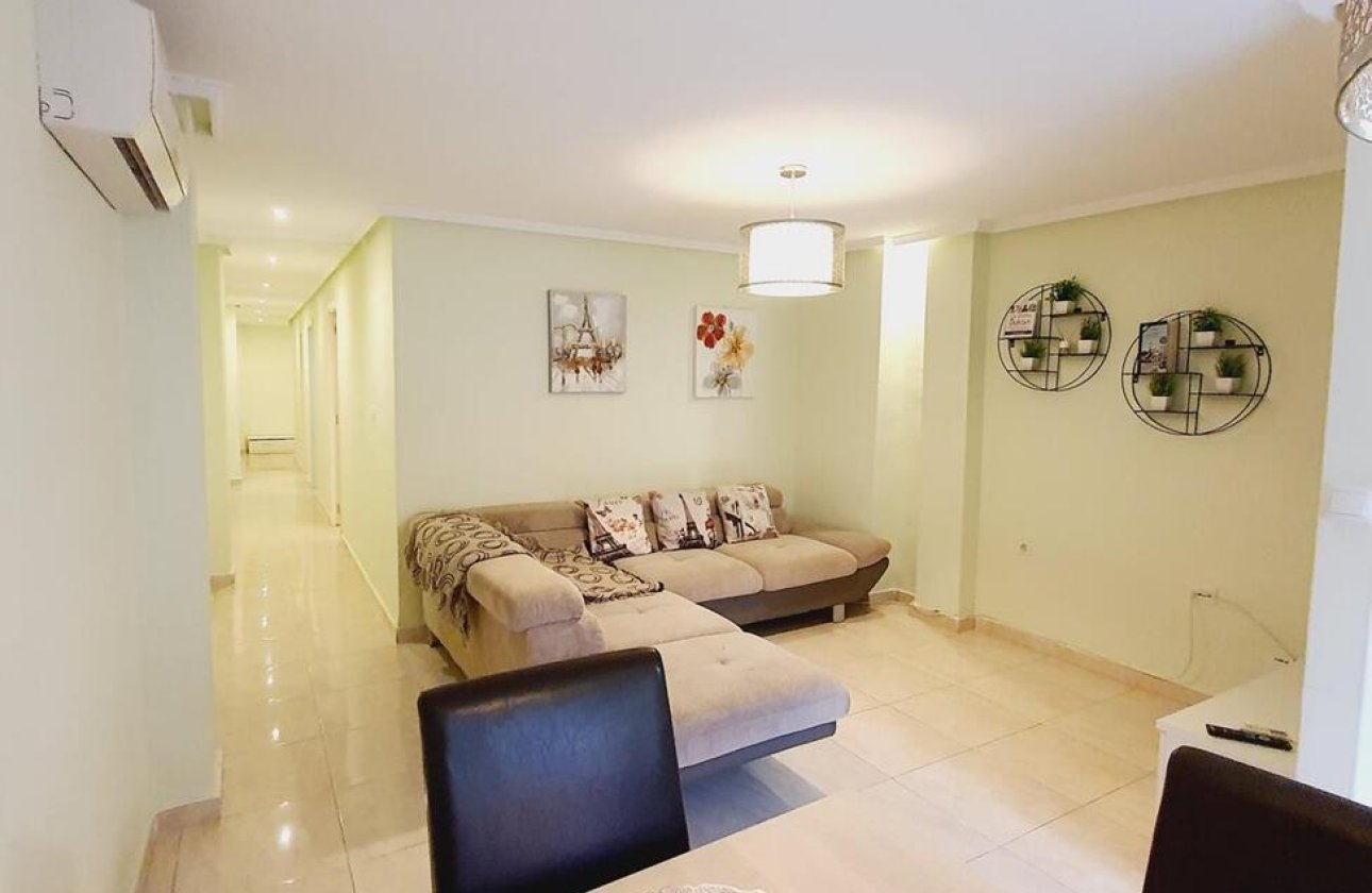 Revente - Appartement -
Torrevieja - Centro