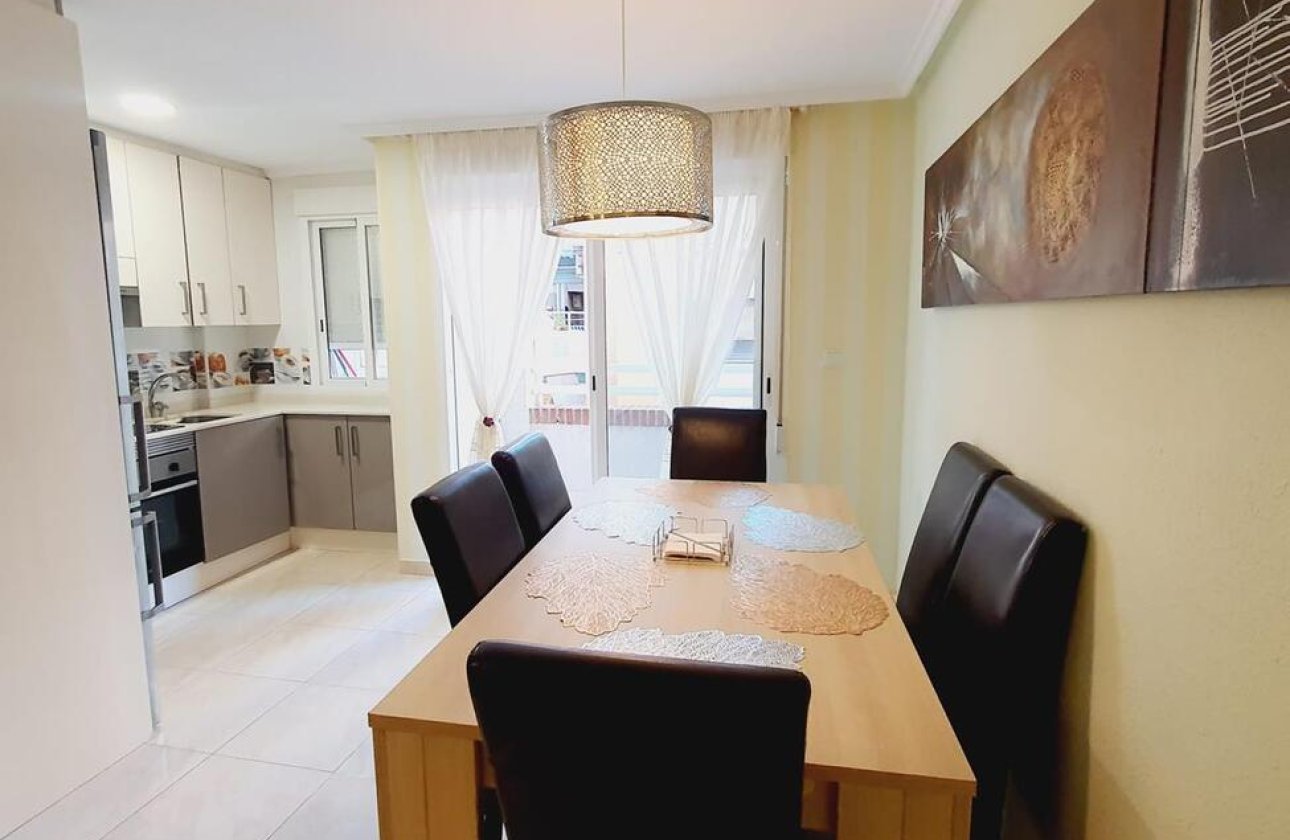 Revente - Appartement -
Torrevieja - Centro