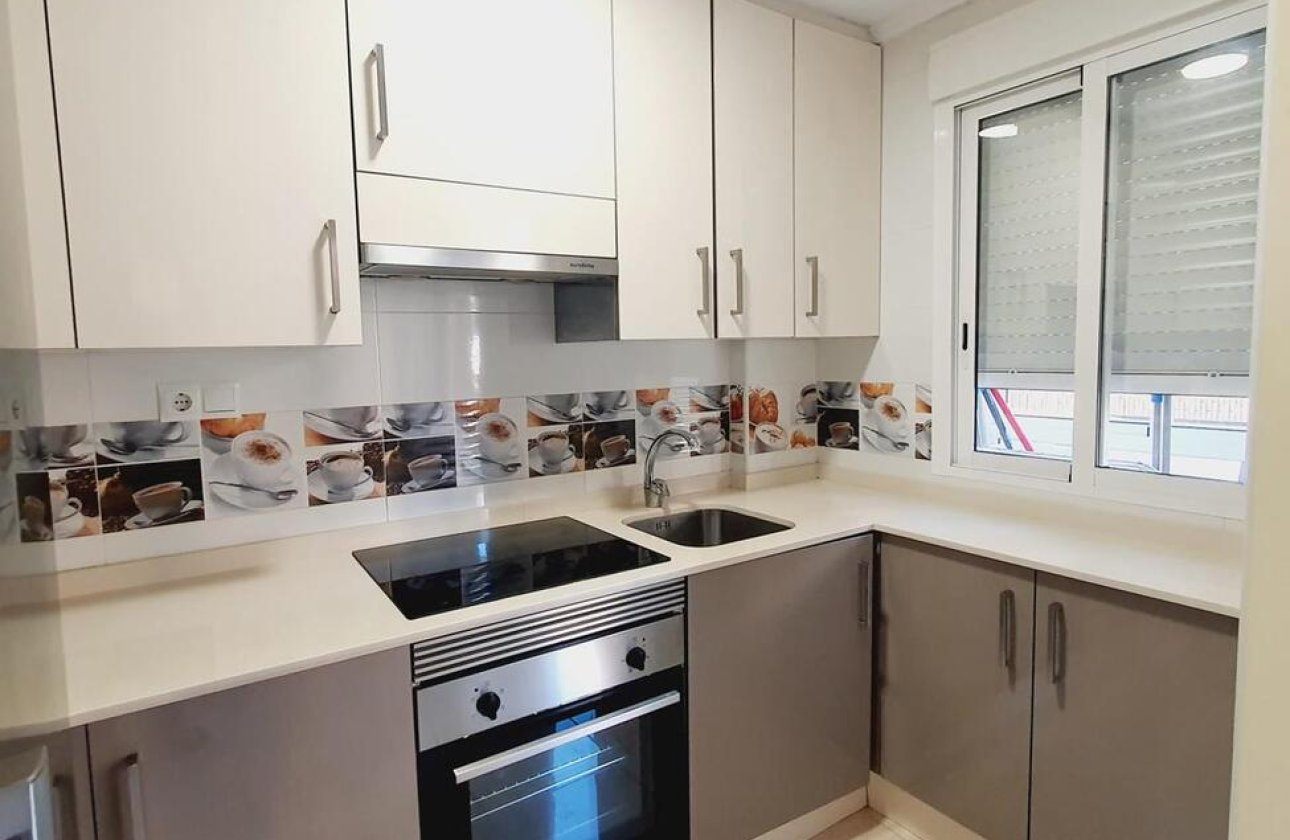 Revente - Appartement -
Torrevieja - Centro