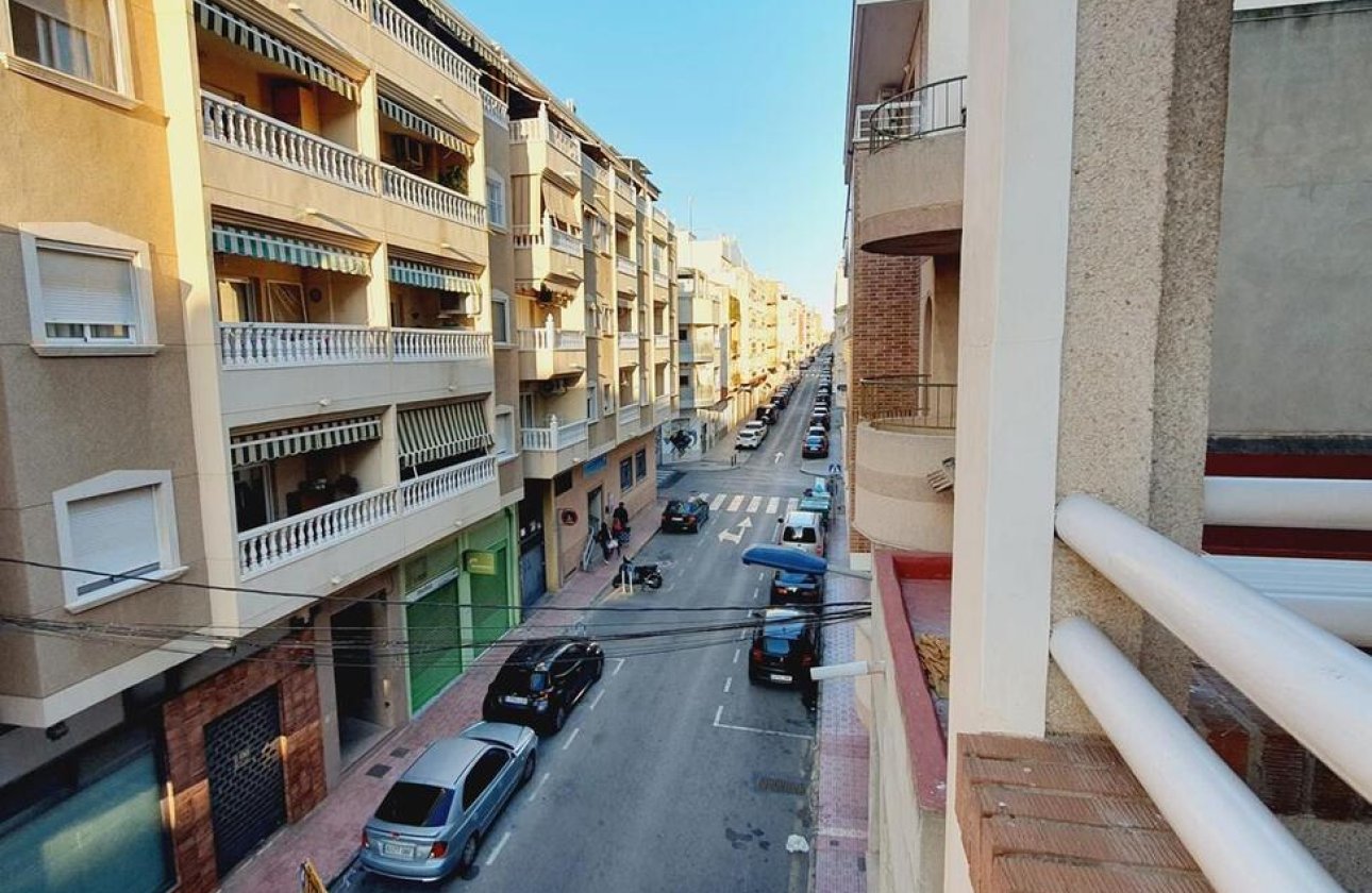 Revente - Appartement -
Torrevieja - Centro