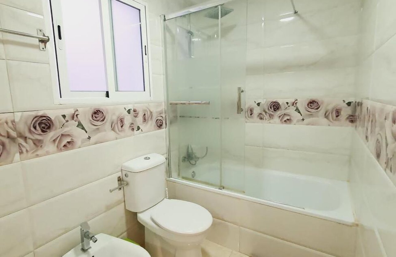 Revente - Appartement -
Torrevieja - Centro