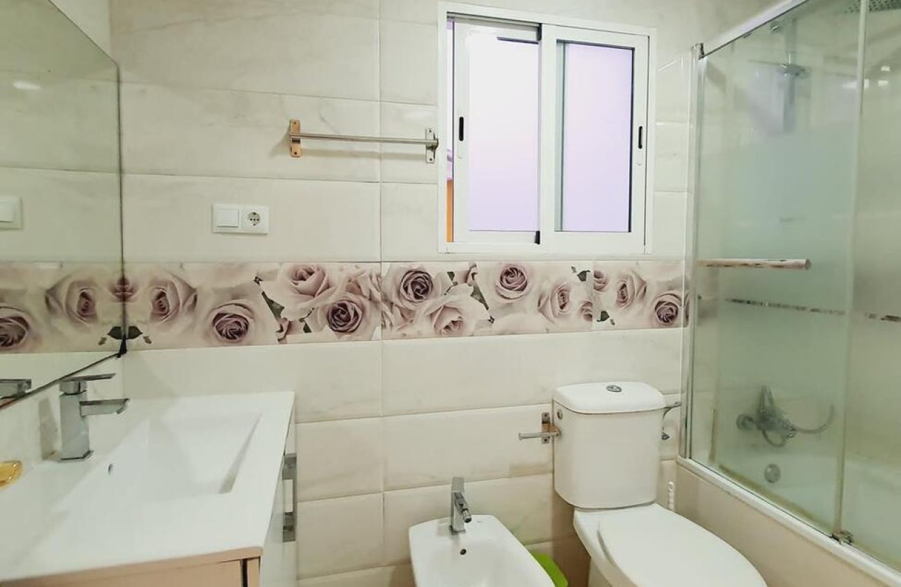 Revente - Appartement -
Torrevieja - Centro