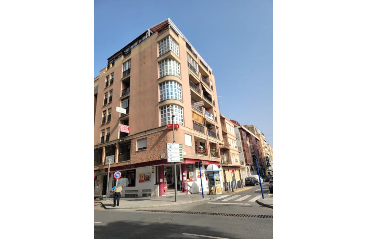 Revente - Appartement -
Torrevieja - Centro