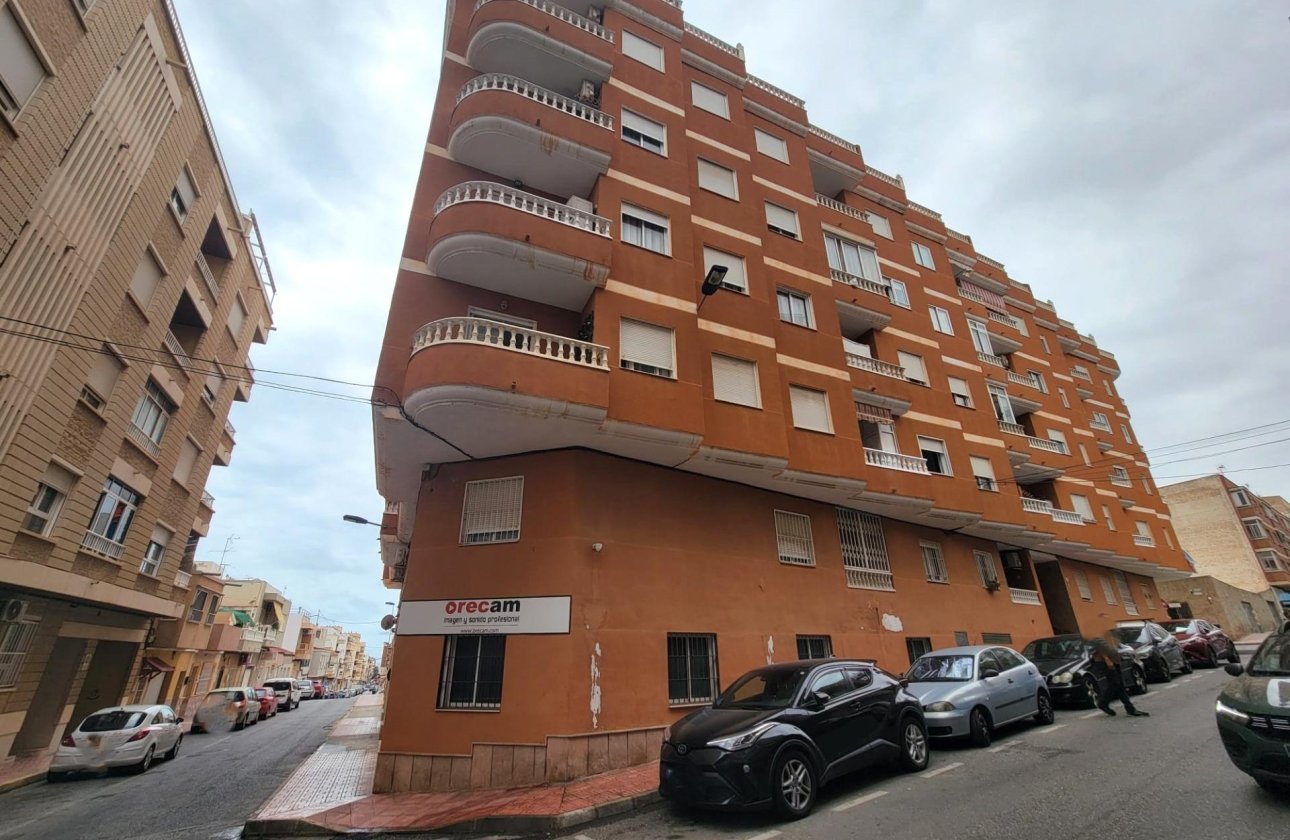 Revente - Appartement -
Torrevieja - Centro