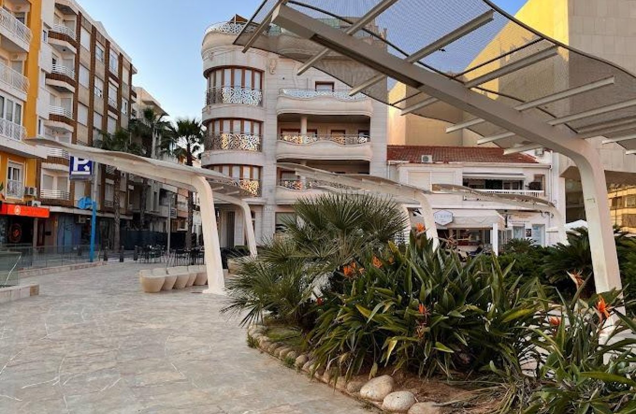 Revente - Appartement -
Torrevieja - Centro