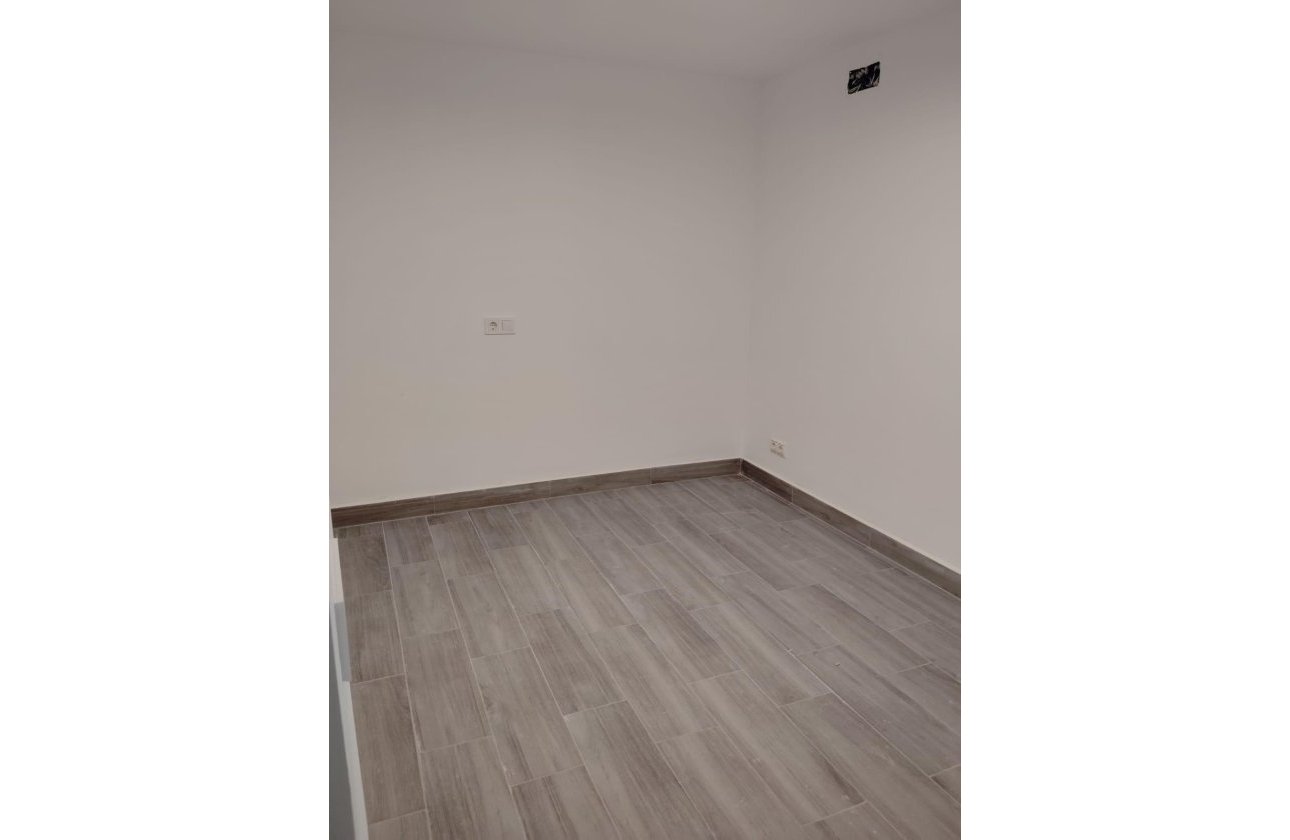 Revente - Appartement -
Torrevieja - Centro
