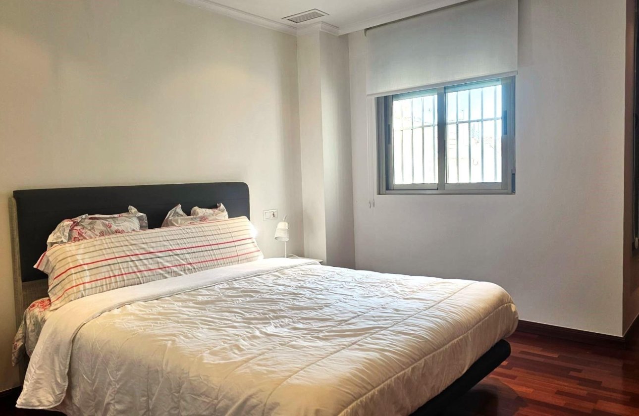 Revente - Appartement -
Torrevieja - Centro