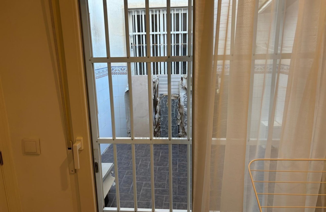 Revente - Appartement -
Torrevieja - Centro