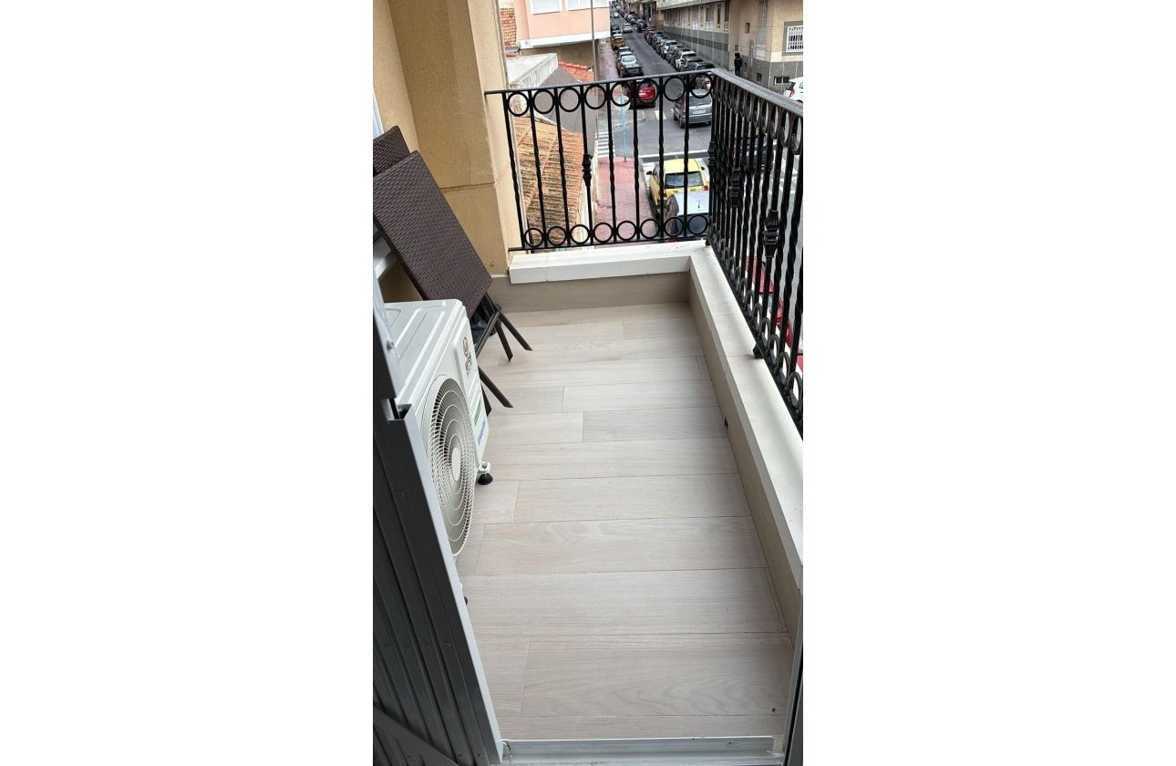 Revente - Appartement -
Torrevieja - Centro