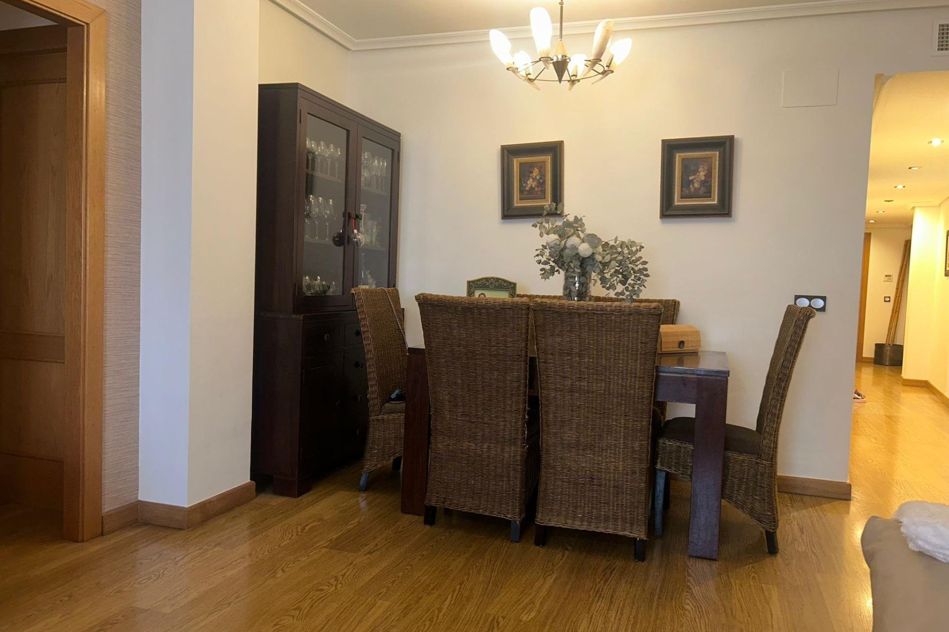 Revente - Appartement -
Torrevieja - Centro