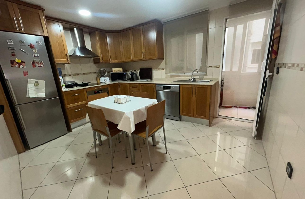 Revente - Appartement -
Torrevieja - Centro