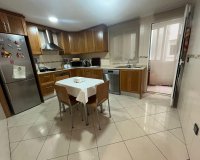 Revente - Appartement -
Torrevieja - Centro