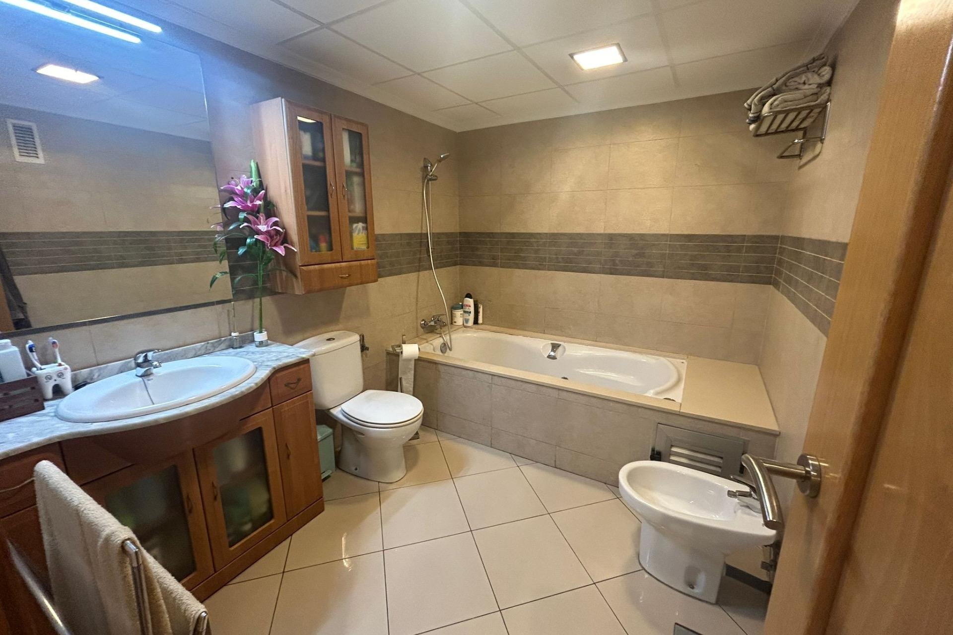 Revente - Appartement -
Torrevieja - Centro