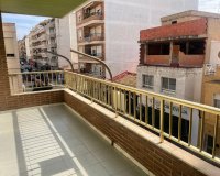 Revente - Appartement -
Torrevieja - Centro