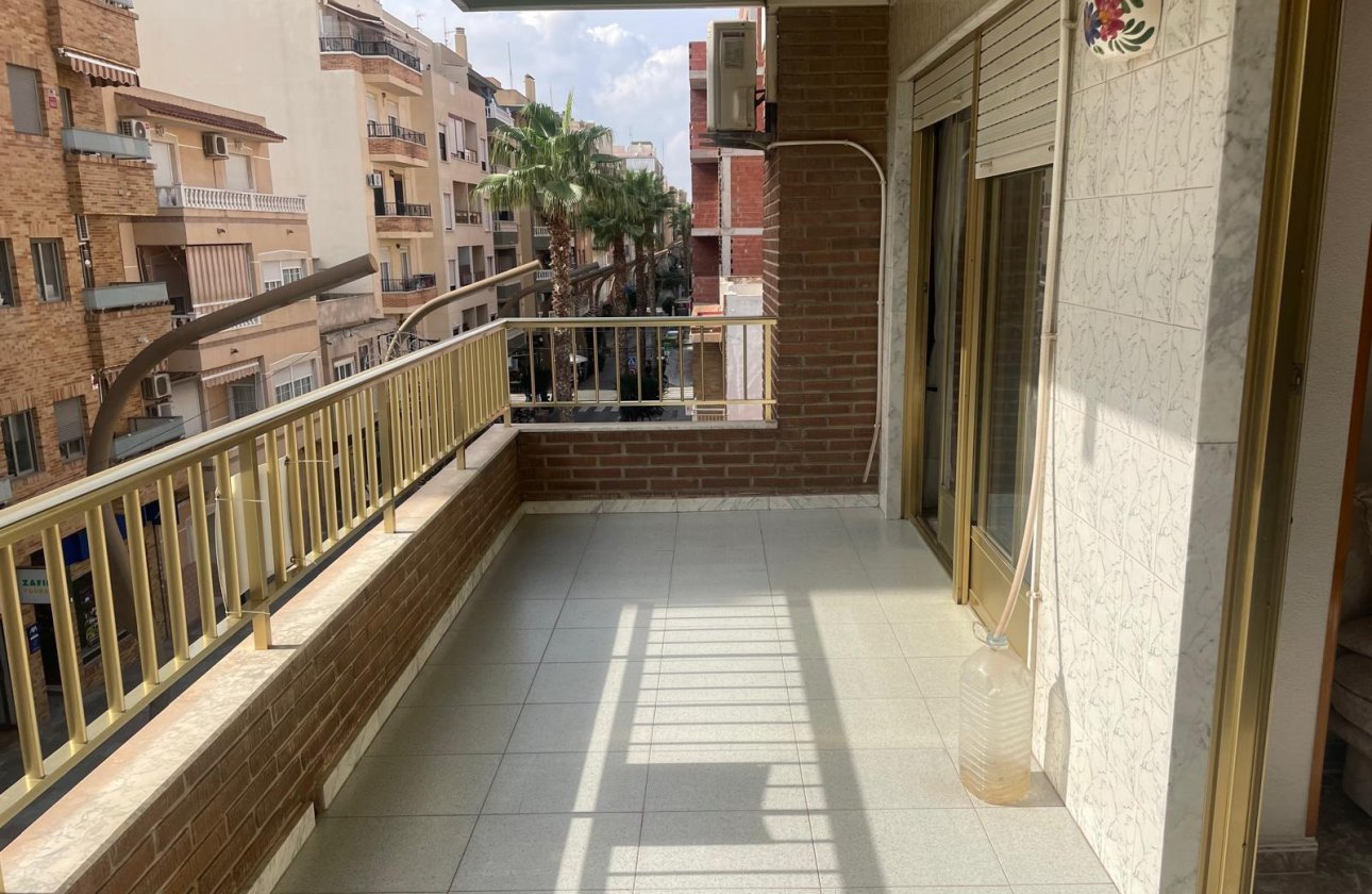Revente - Appartement -
Torrevieja - Centro