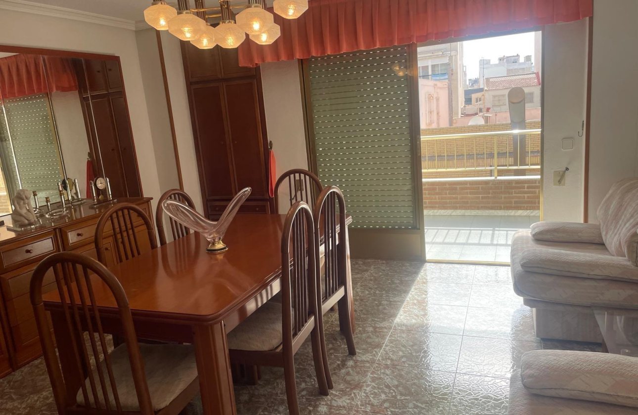Revente - Appartement -
Torrevieja - Centro