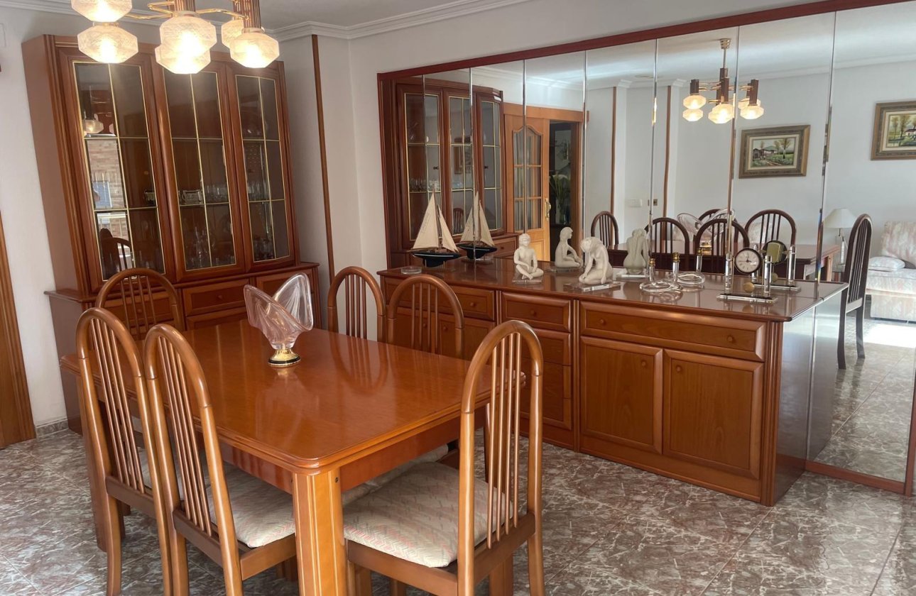 Revente - Appartement -
Torrevieja - Centro