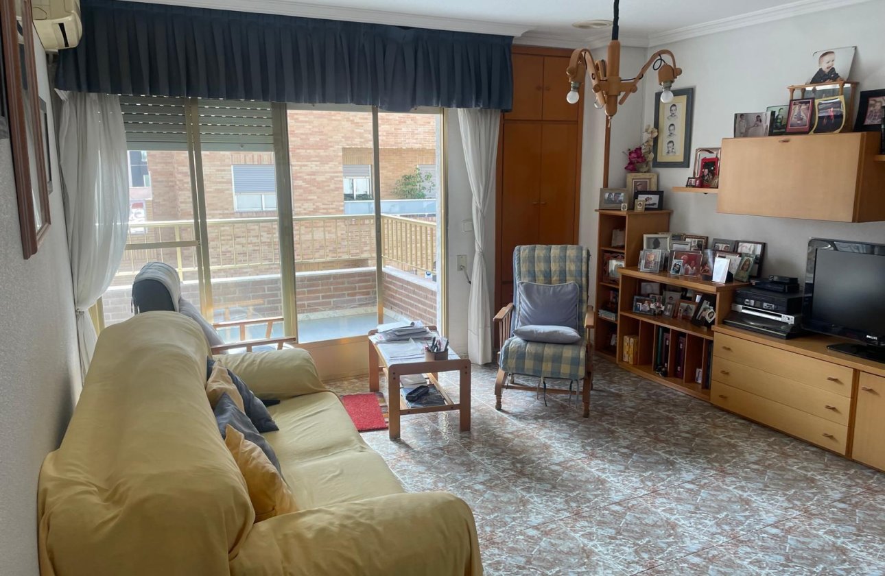 Revente - Appartement -
Torrevieja - Centro