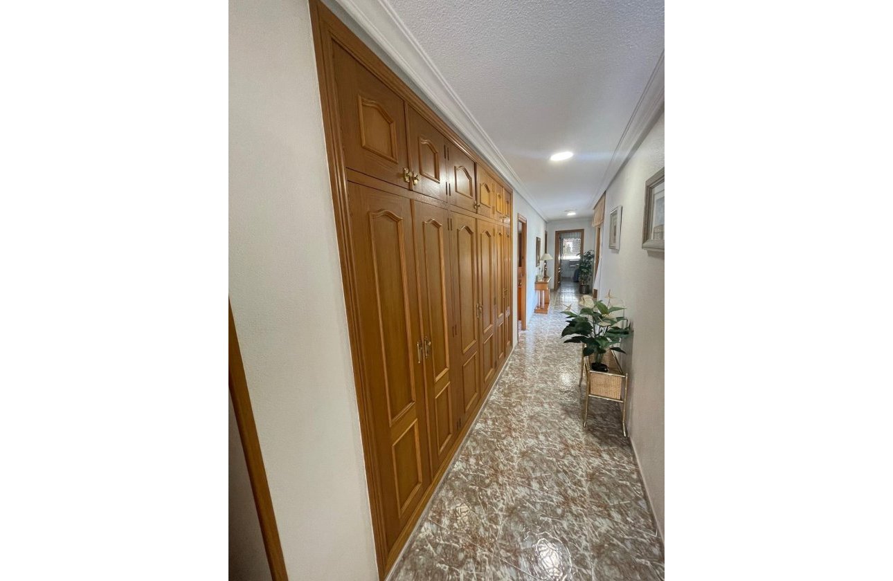 Revente - Appartement -
Torrevieja - Centro